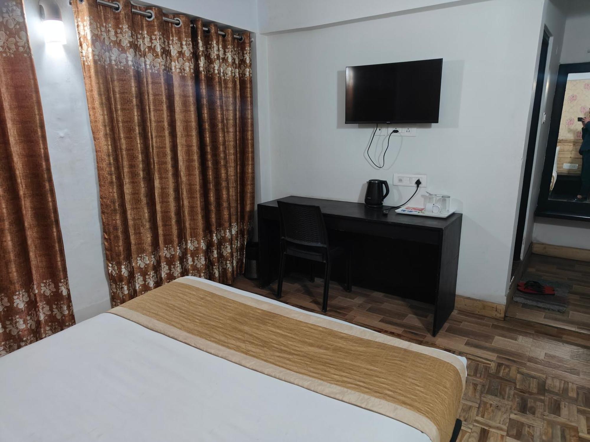 Cherrywood Suites & Spa By Easygorooms Dardzsiling Kültér fotó
